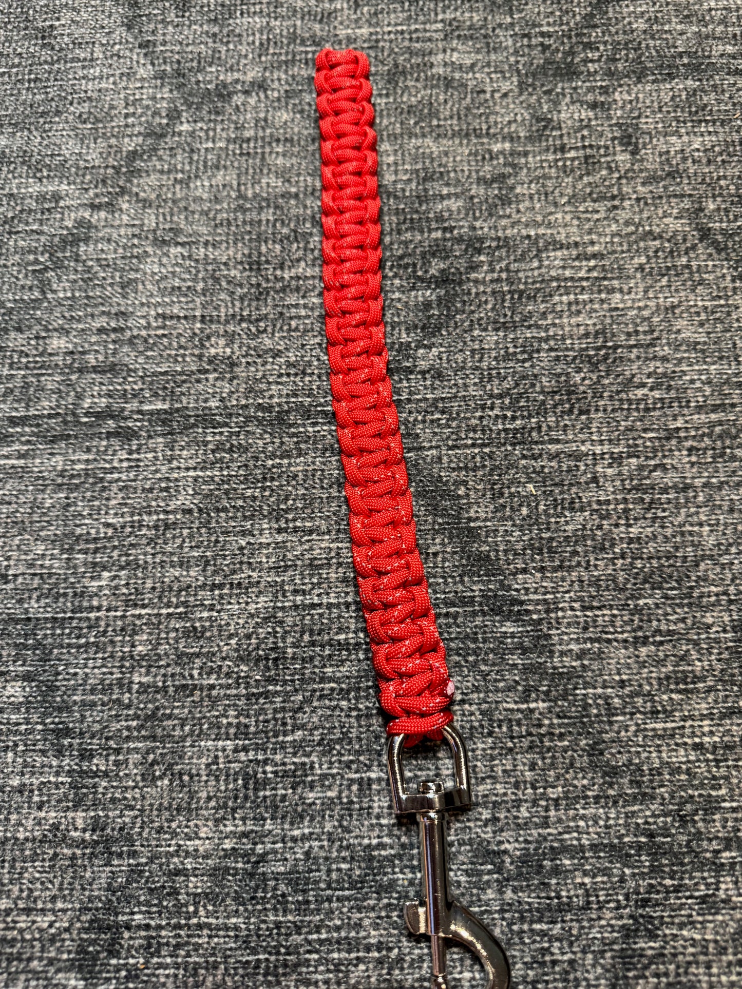 Paracord Dog Pull Tab Leash - 9.5" long