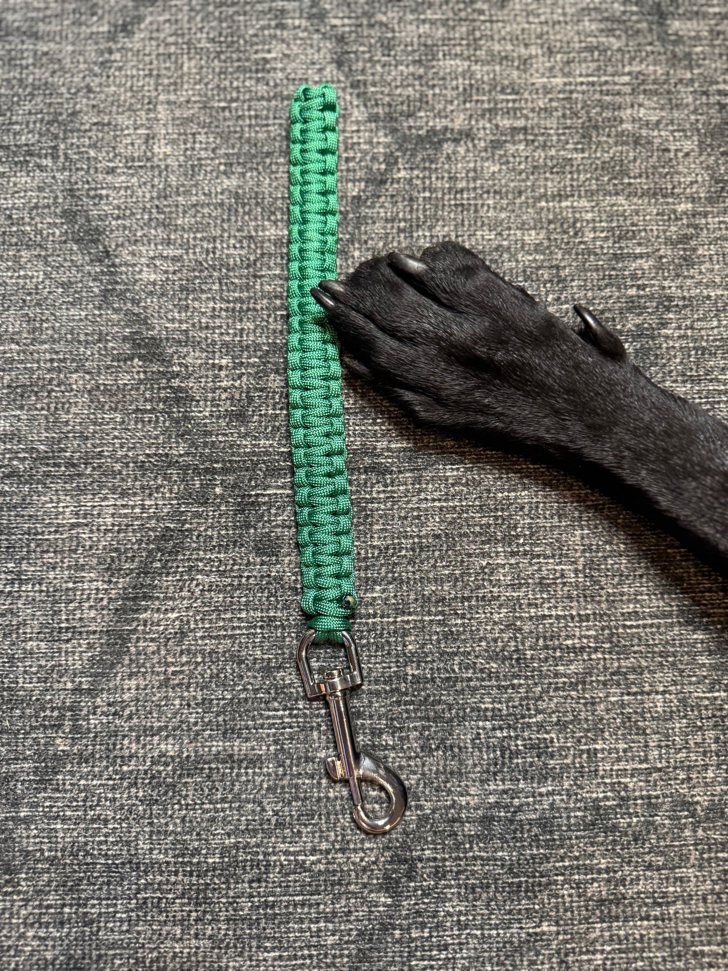 Paracord Dog Pull Tab Leash - 8.5" long